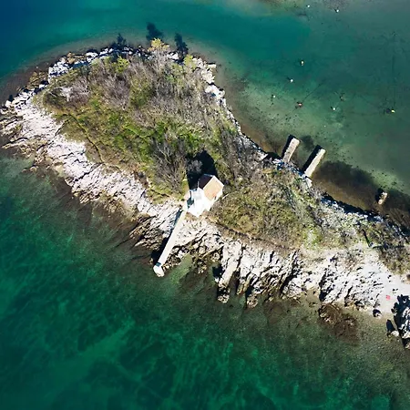 Sky شقة جادرانوفو