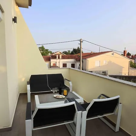 شقة Sky جادرانوفو