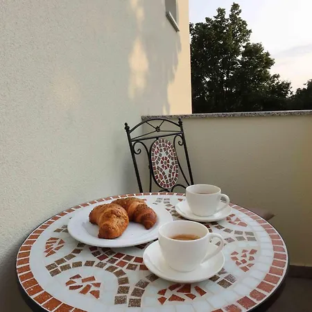 Sky アパート ヤドラニヴォ